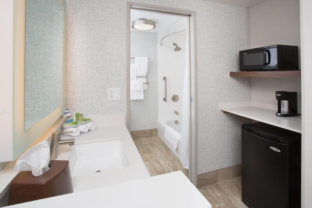 HOLIDAY INN EXPRESS DOWNTOWN photo 3
