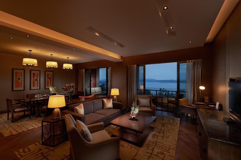 Hilton Wuhan Optics Valley photo 4