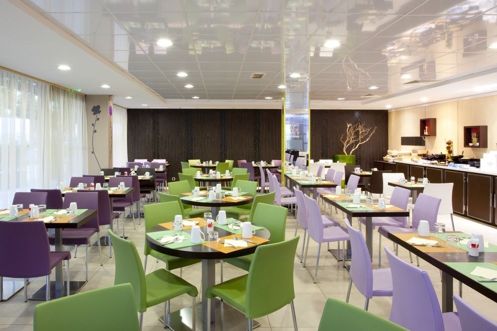 HOLIDAY INN EXPRESS PARIS - CA