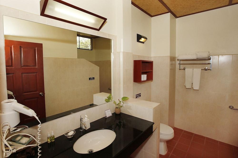 Friendship Beach Resort and Atmanjai Wellness Spa photo 4
