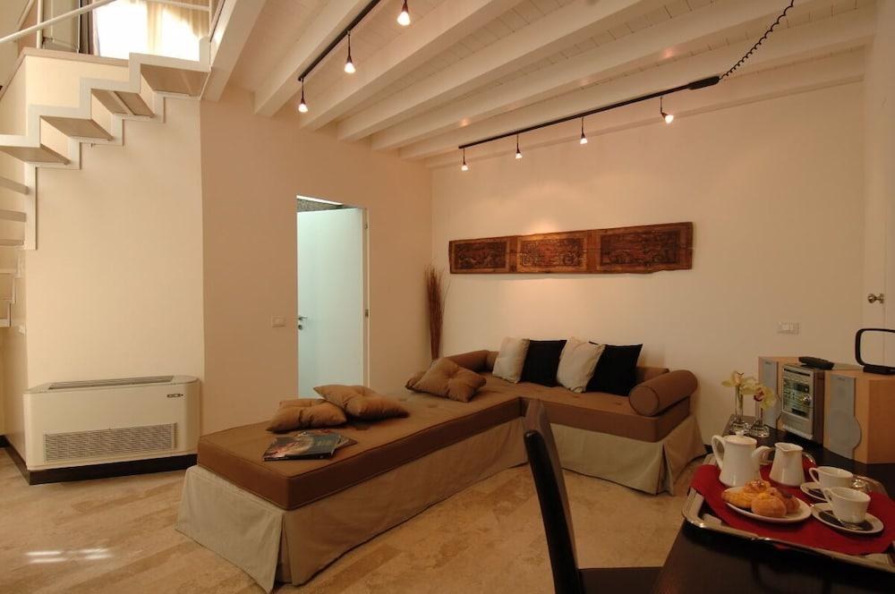 UCCIARDHOME photo 1