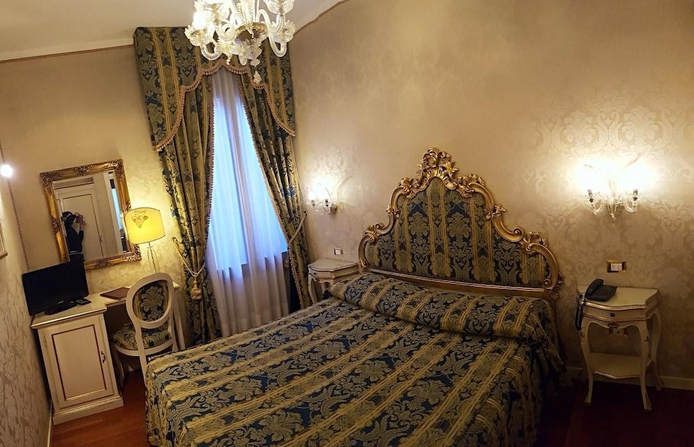 AFFITTACAMERE CASA PISANI CANAL photo 4