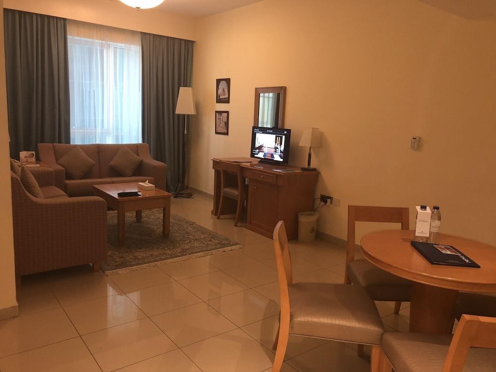 GOLDEN TULIP SHARJAH photo 2