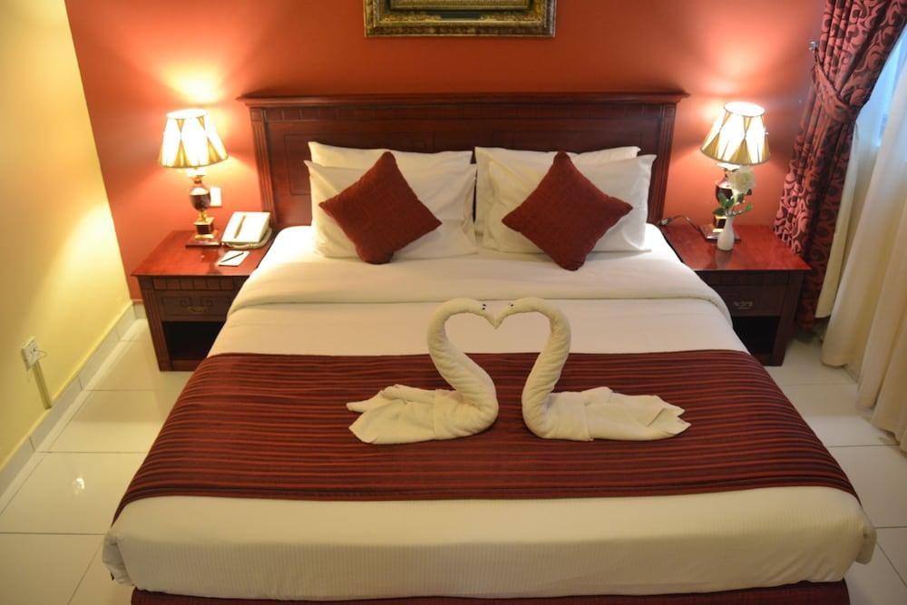 AL MAHA REGENCY HOTEL SUITES photo 2
