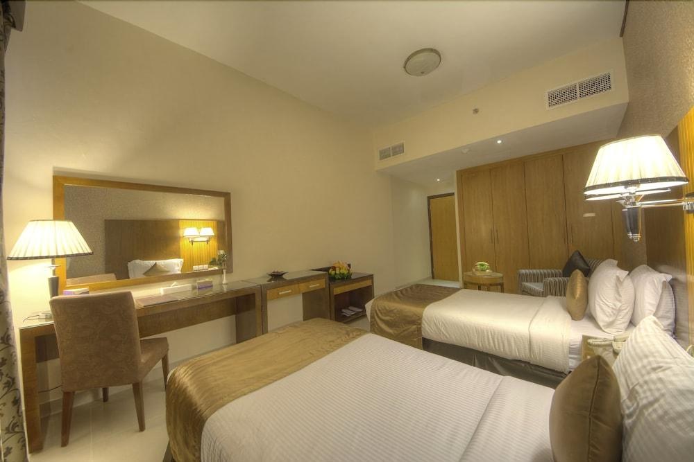 CITY TOWER HOTEL photo 2