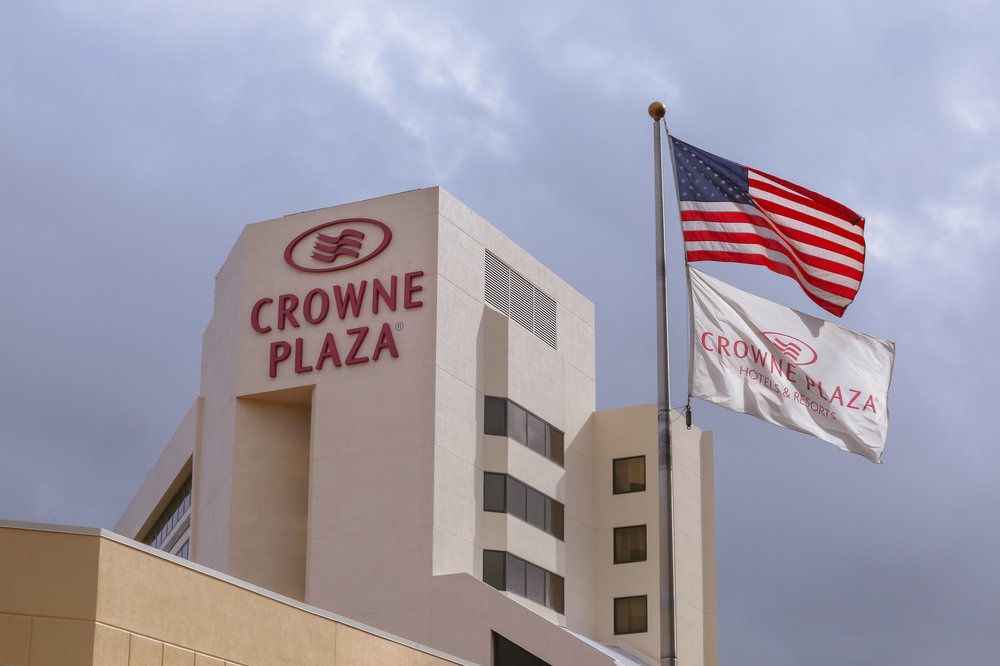 CROWNE PLAZA photo 1