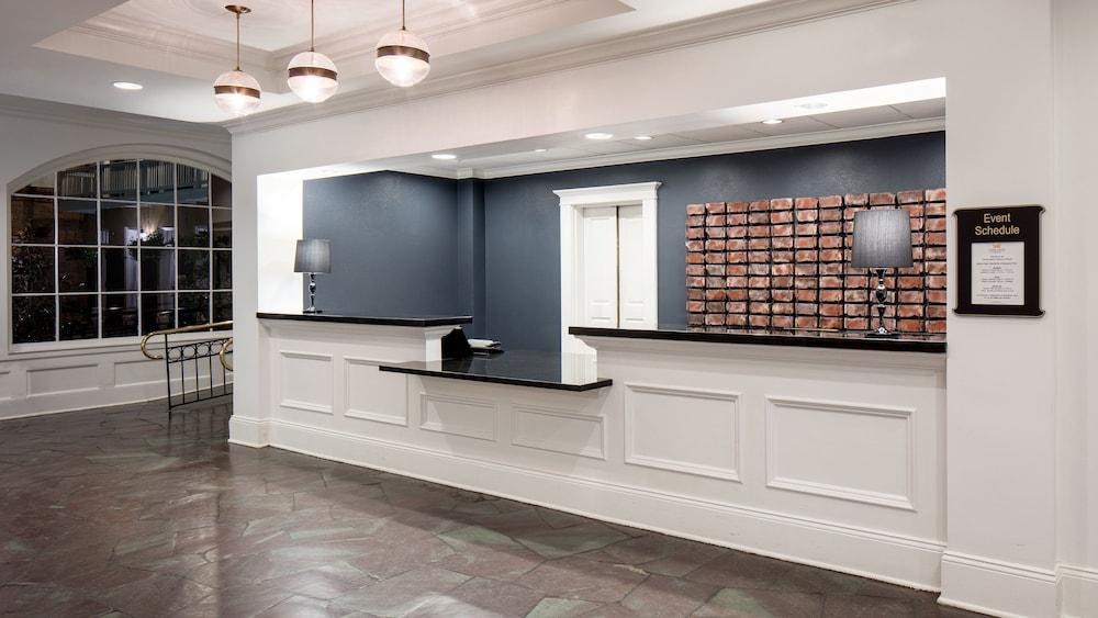 HOLIDAY INN CHATEAU LE MOYNE photo 3