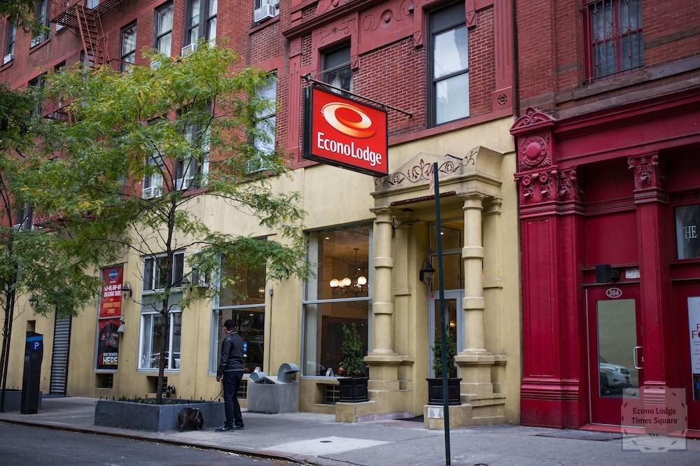 ECONO LODGE TIMES SQUARE photo 3