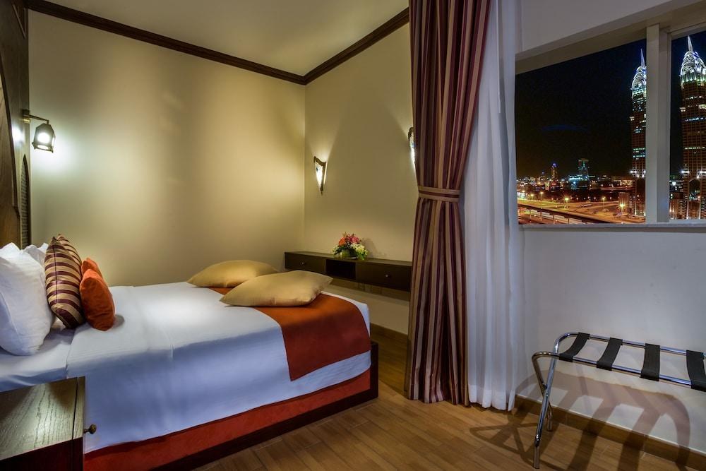 FIRST CENTRAL HOTEL SUITES photo 2