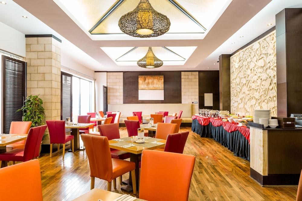 PARK HOTEL APARTMENTS photo 2