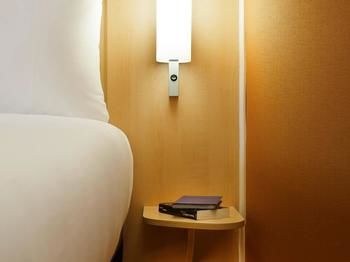 IBIS LONDON SHEPHERDS BUSH photo 1