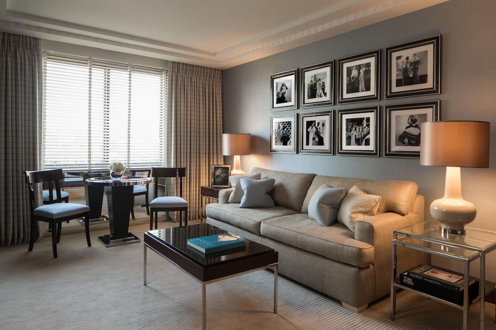 FOUR SEASONS AT PARK LANE photo 3