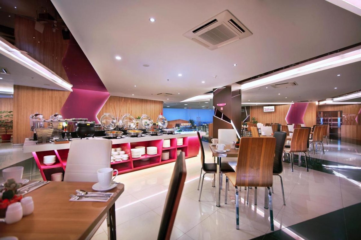 FAVEHOTEL LTC GLODOK photo 4