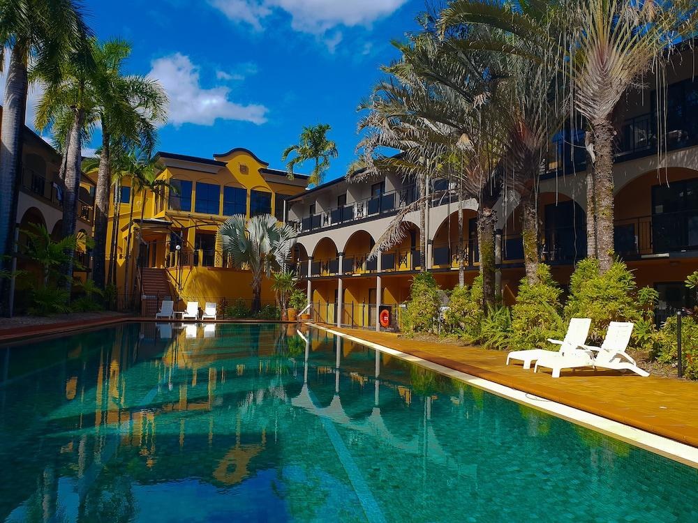 PALM ROYALE CAIRNS photo 4