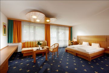 DER WALDHOF photo 1
