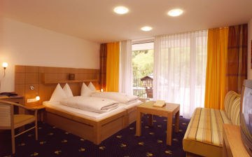 DER WALDHOF photo 2