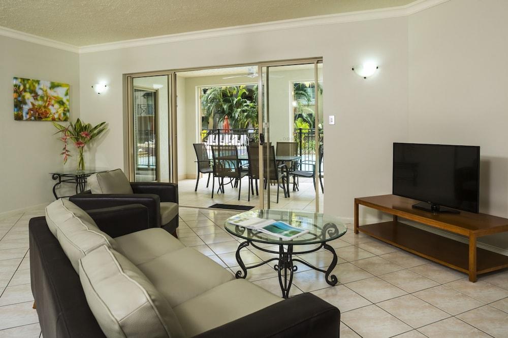 LAKES RESORT & SPA photo 2