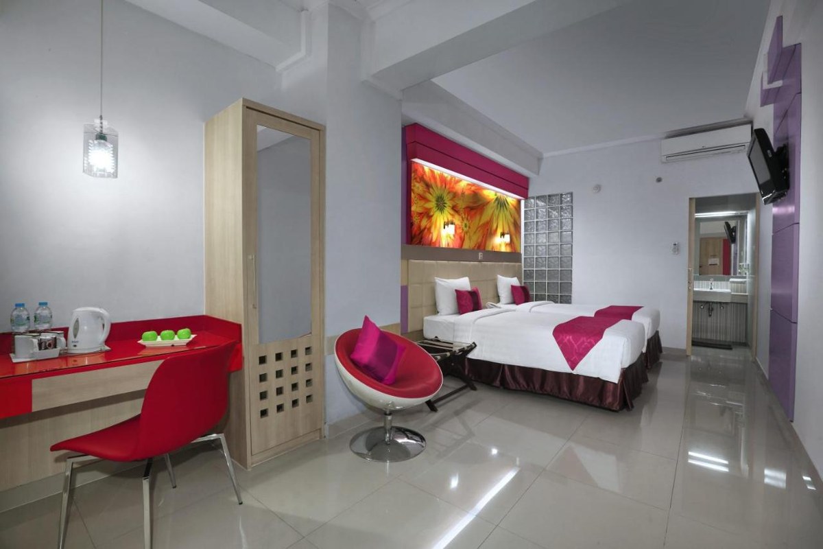 FAVEHOTEL PREMIER CIHAMPELAS photo 1