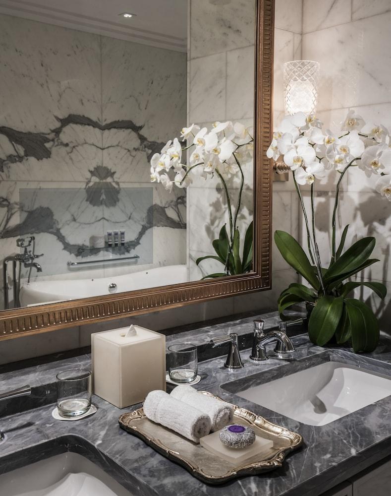 FOUR SEASONS JAKARTA photo 3