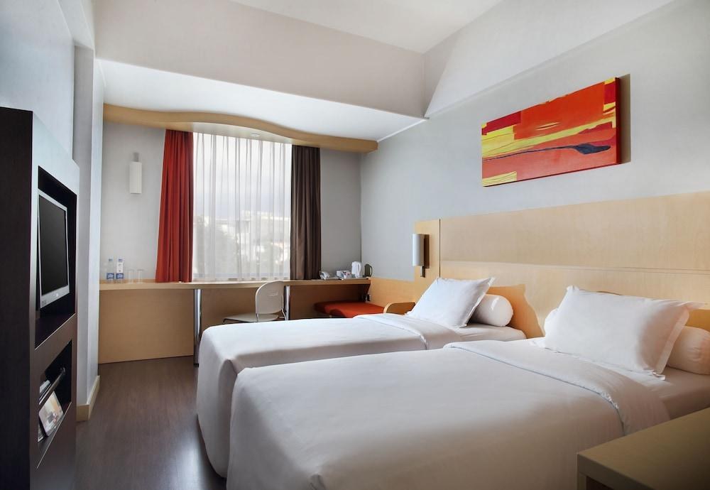 IBIS JAKARTA ARCADIA photo 4