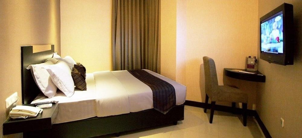 Vio Hotel Cimanuk photo 2