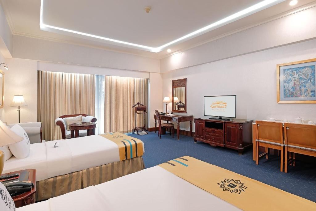 SUNLAKE WATERFRONT RESORT & CONVENTION photo 2