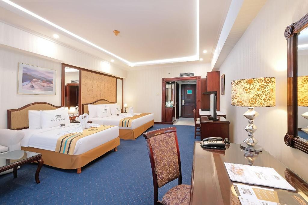 SUNLAKE WATERFRONT RESORT & CONVENTION photo 4