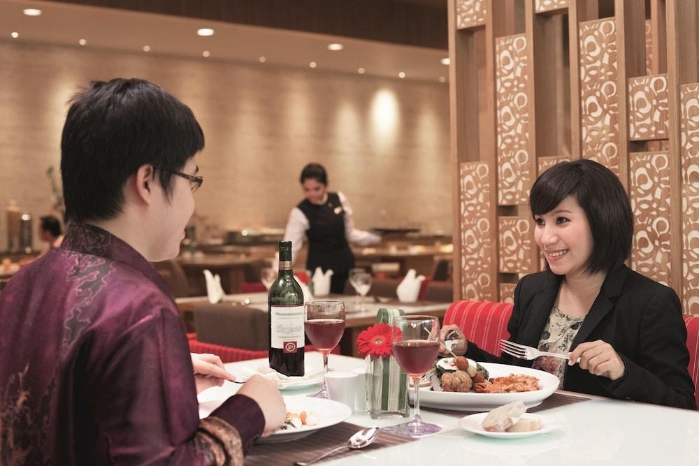 GRAND MERCURE JAKARTA HARMONI photo 3