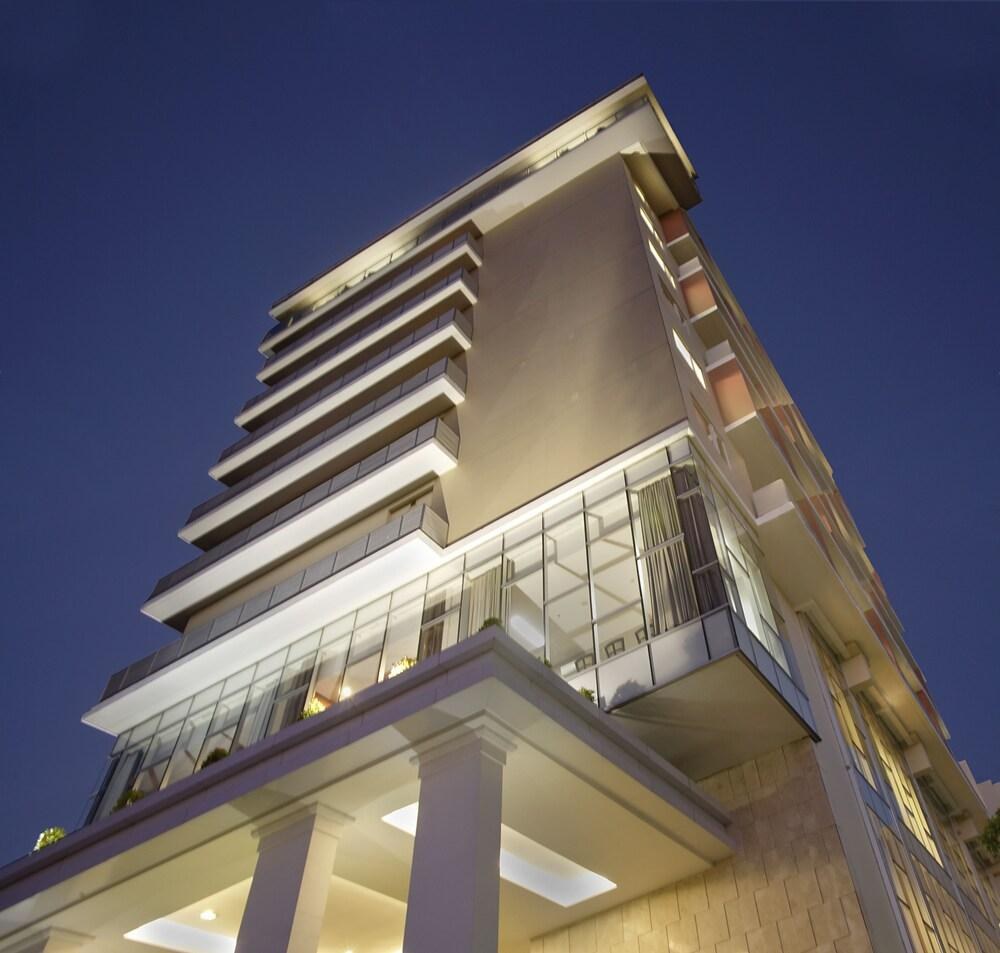 SANTIKA HOTEL JEMURSARI SURABAYA photo 3