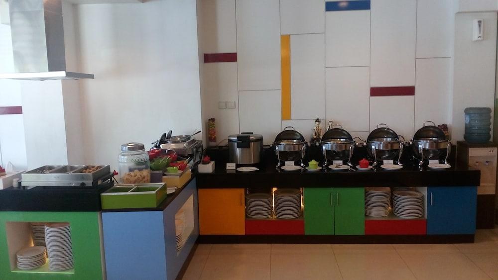 AMARIS DIPONEGORO photo 2
