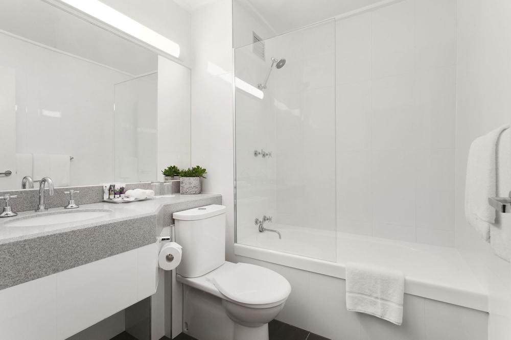 MERCURE MELBOURNE ALBERT PARK photo 4