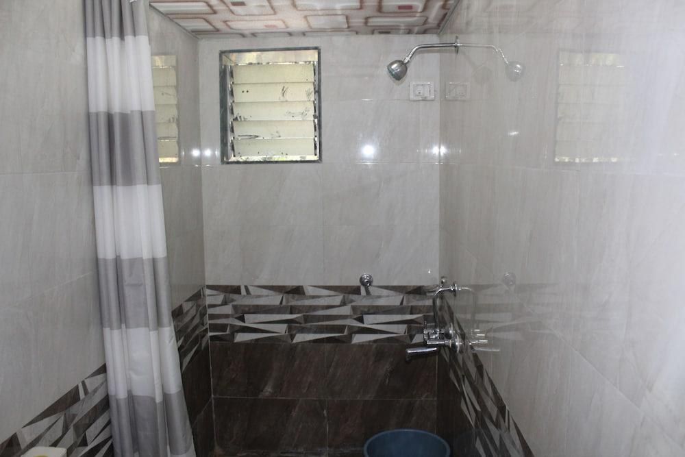 HOTEL SEA SANDS photo 2