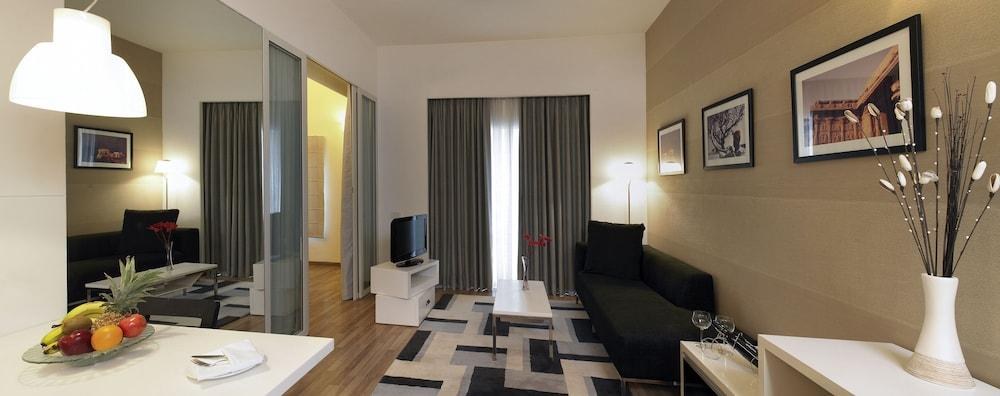 GRAND MERCURE BANGALORE photo 2