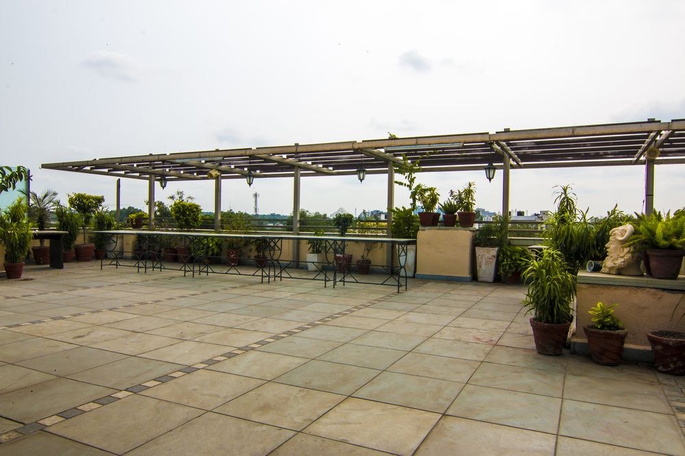TAVISHA HOTEL