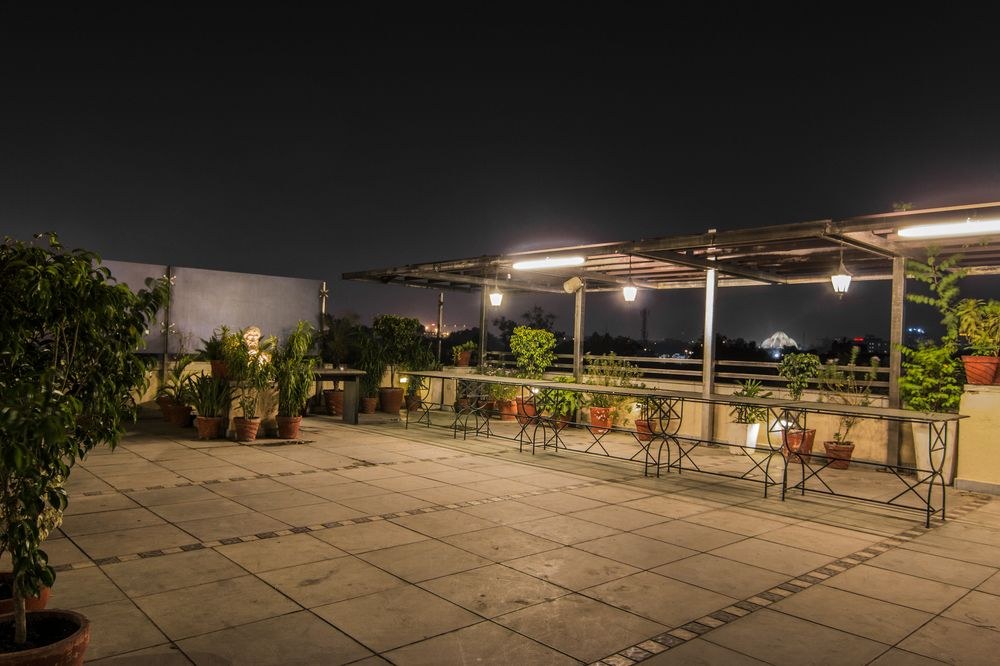 TAVISHA HOTEL photo 1