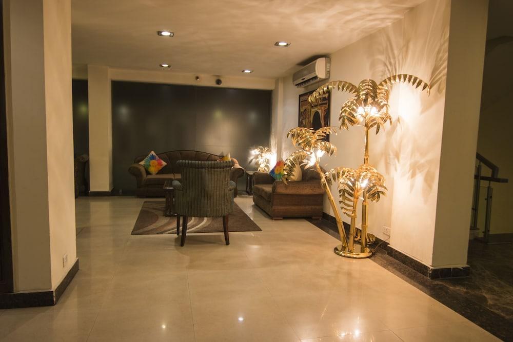 TAVISHA HOTEL photo 3