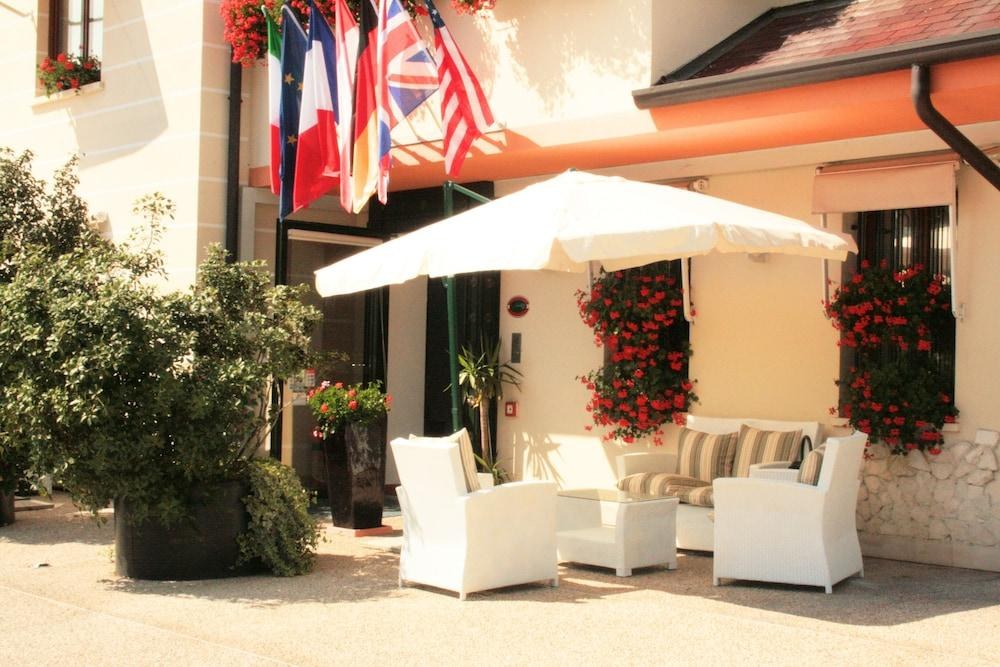 SMALL HOTEL ROYAL photo 3