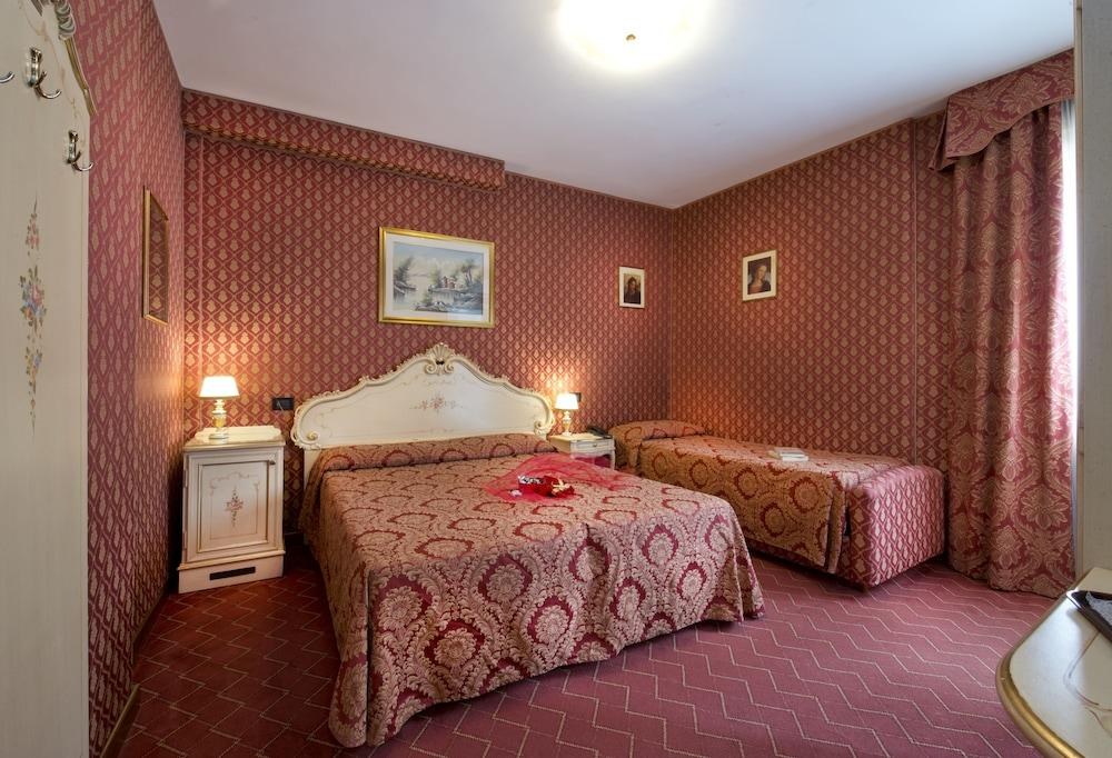 Hotel Mignon photo 2