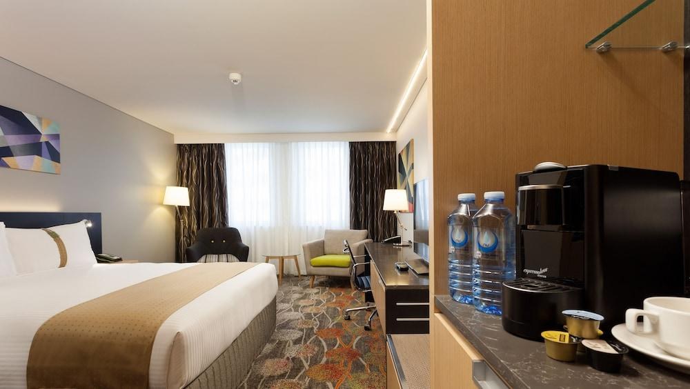 HOLIDAY INN PERTH CITY CENTRE photo 2