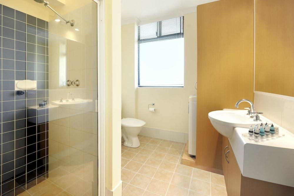Lodestar Waterside Apartments photo 4