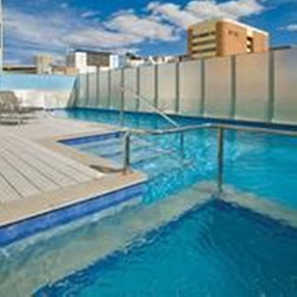 ADINA APARTMENT BARRACK PLAZA