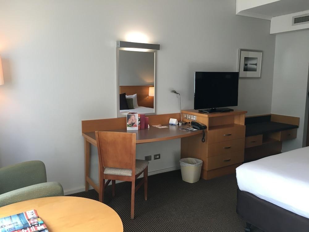 NOVOTEL LANGLEY photo 3