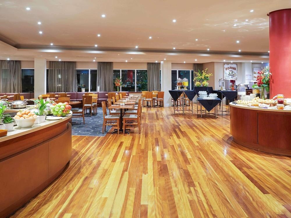 NOVOTEL LANGLEY photo 4
