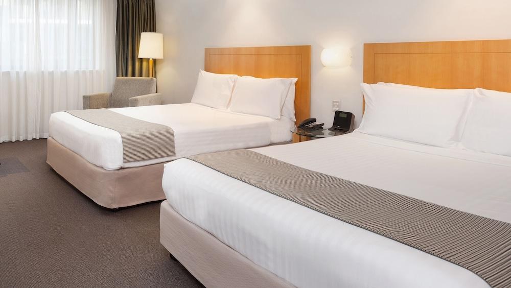 CROWNE PLAZA HOTEL PERTH photo 2