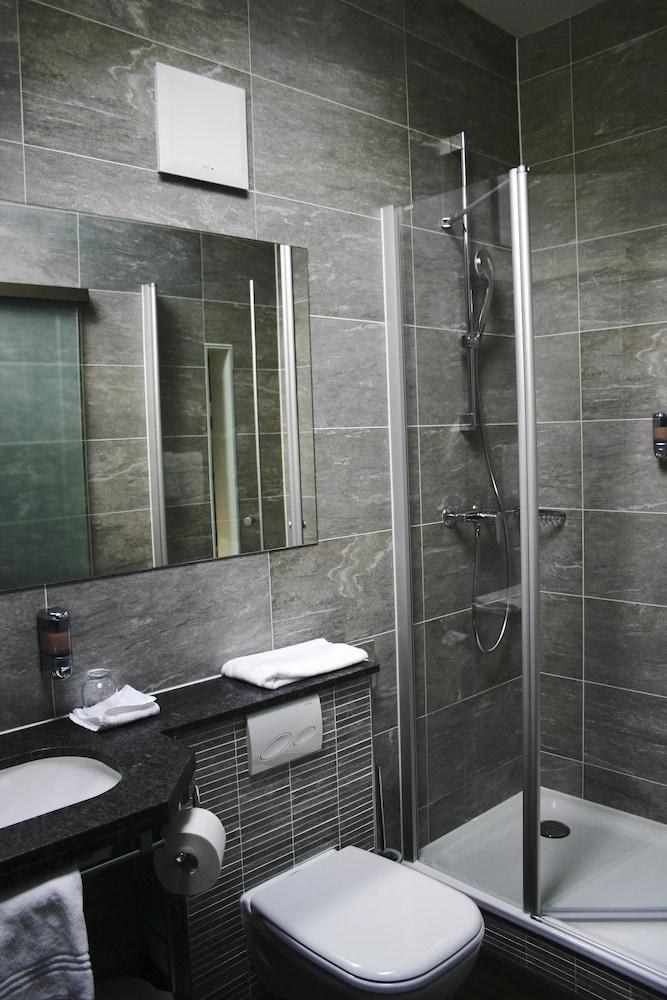 BEST WESTERN HOTEL WALDEGG photo 3