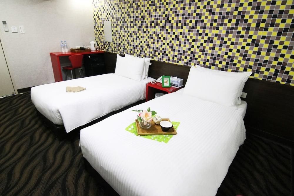 ECFA Hotel Tainan photo 4