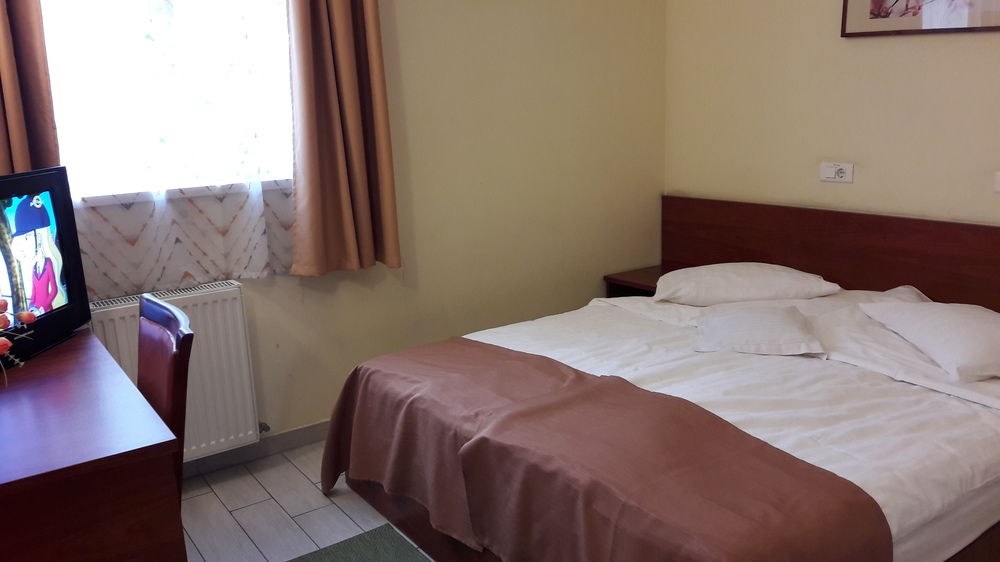 City Hotel Bucharest photo 3