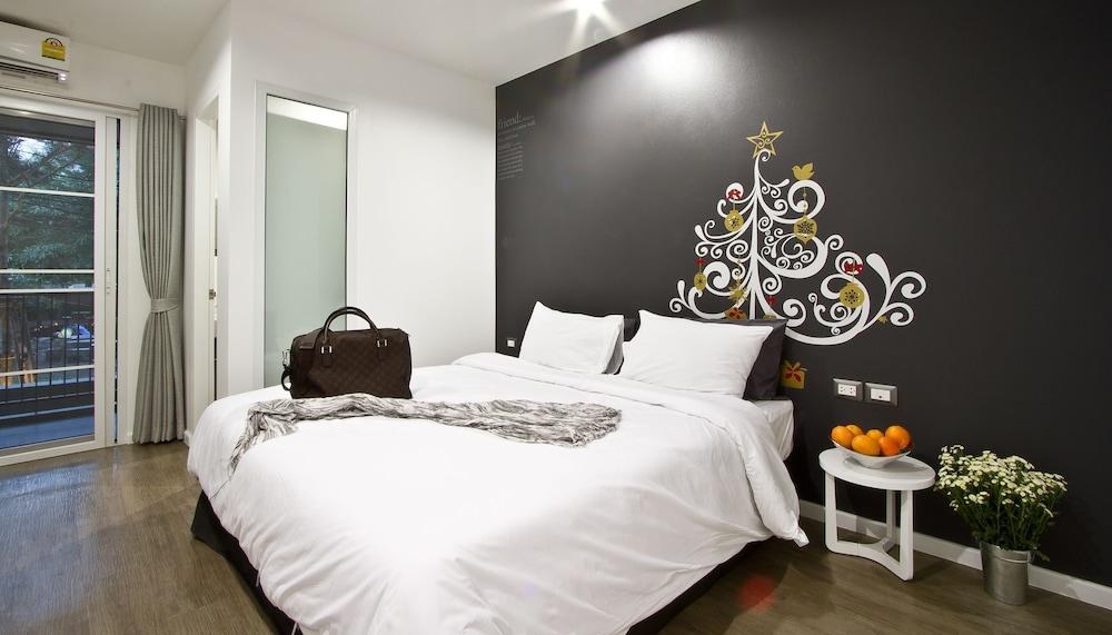 BLU MONKEY BED AND BREAKFAST P photo 2