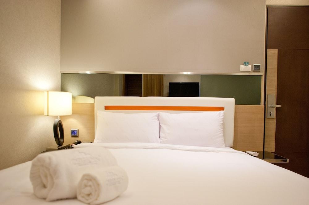 Arawana Express Phromphong photo 4