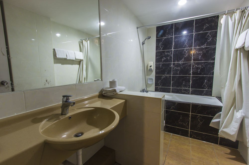 RED ROCK HOTEL photo 1